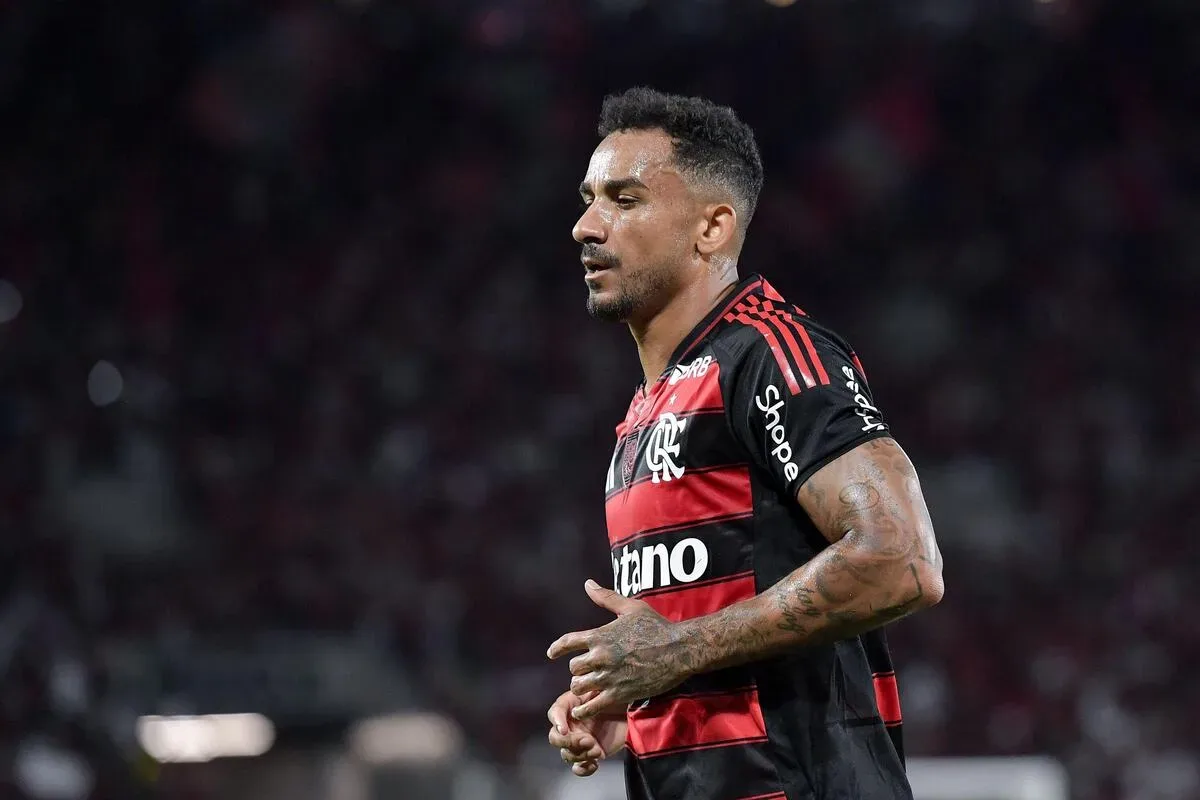 Danilo renova com o Flamengo até 2027 e pode assumir cargo na CBF após aposentadoria