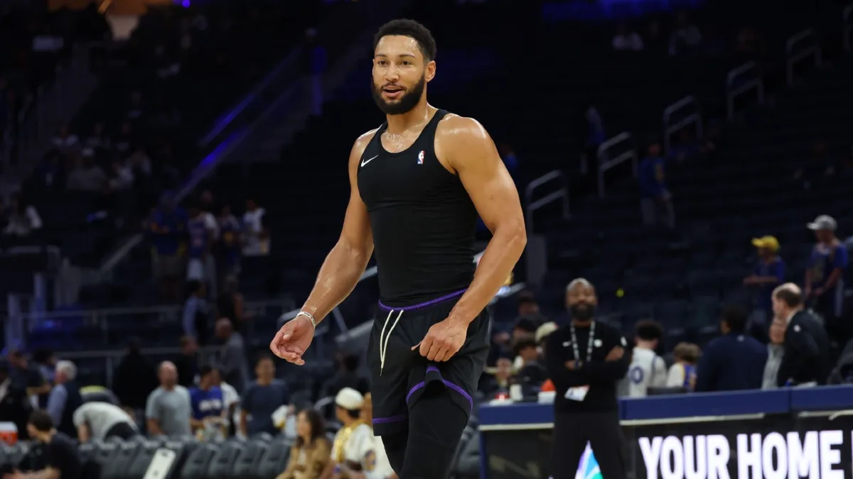 Kings guard Ben Simmons suffers torn Achilles tendon