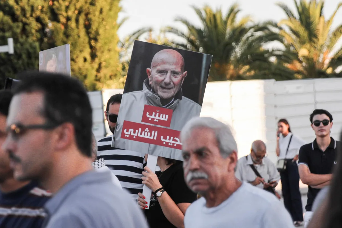 « Nous appelons tous les hommes de bien, en Tunisie et ailleurs, à empêcher le sort intolérable réservé à Nejib Chebbi »
