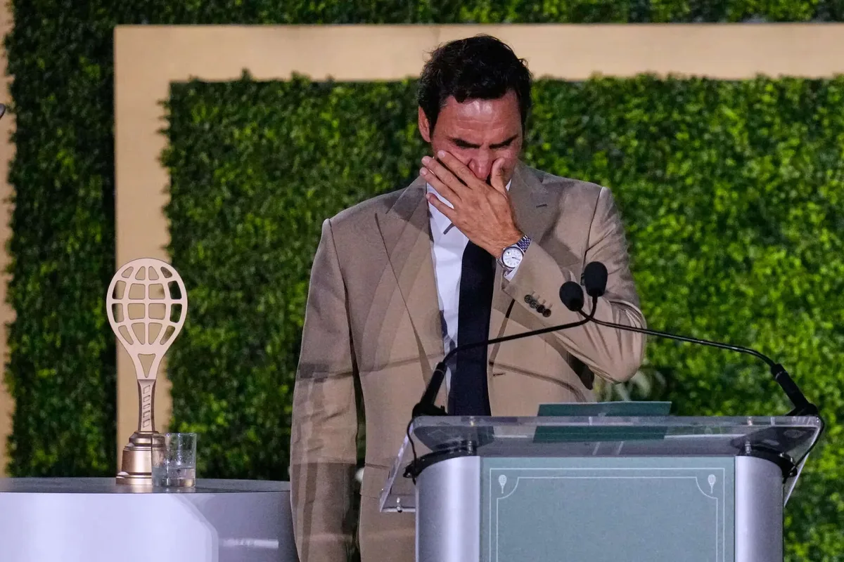 ‘Oh gosh, this such a mess’: Federer breaks down during Hall of Fame speech - Watch