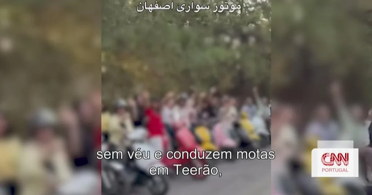 "Como te atreves a sair assim vestida?" As imagens da repressão nas ruas do Irão