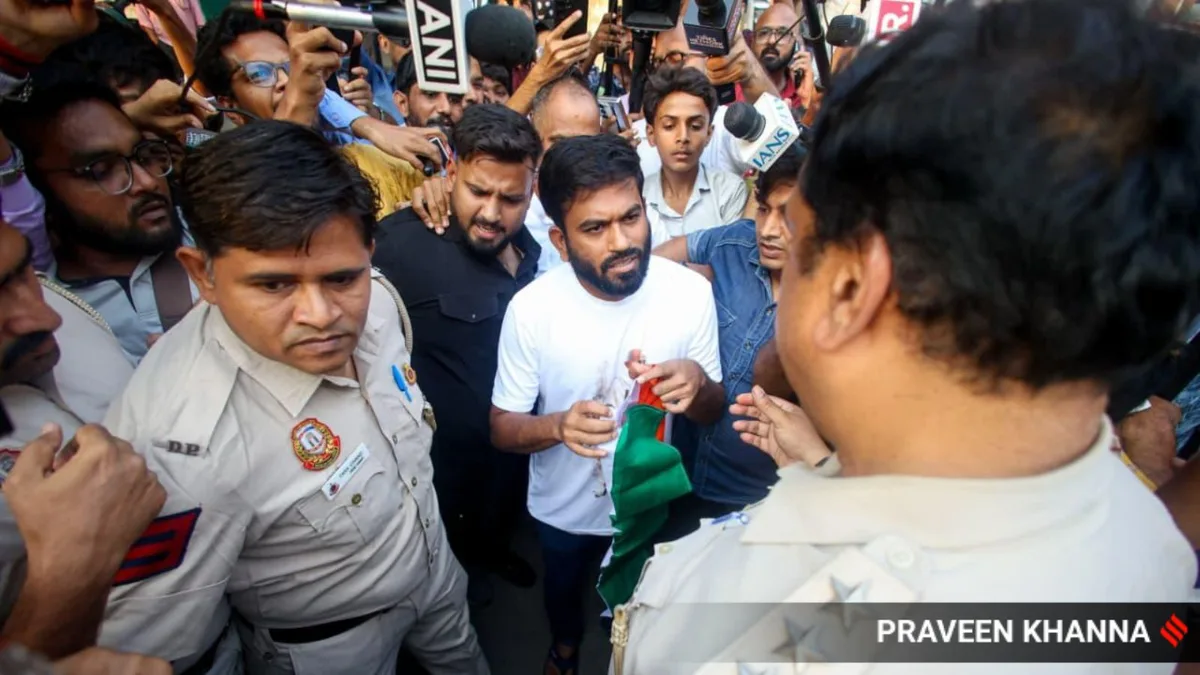 India News 16 October 2026: Abhijeet Dipke, Neha Bora detained, Delhi CJP protest ends with scuffles