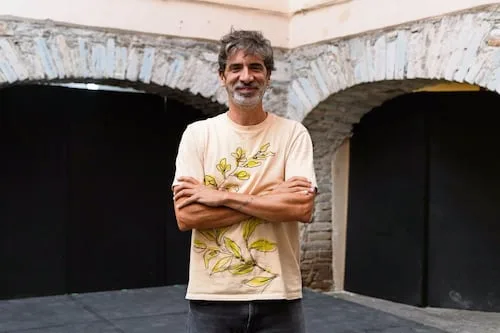 En Addicto, un monólogo de Thomas Quillardet sobre la doble moral respecto al alcoholismo, en el FIC