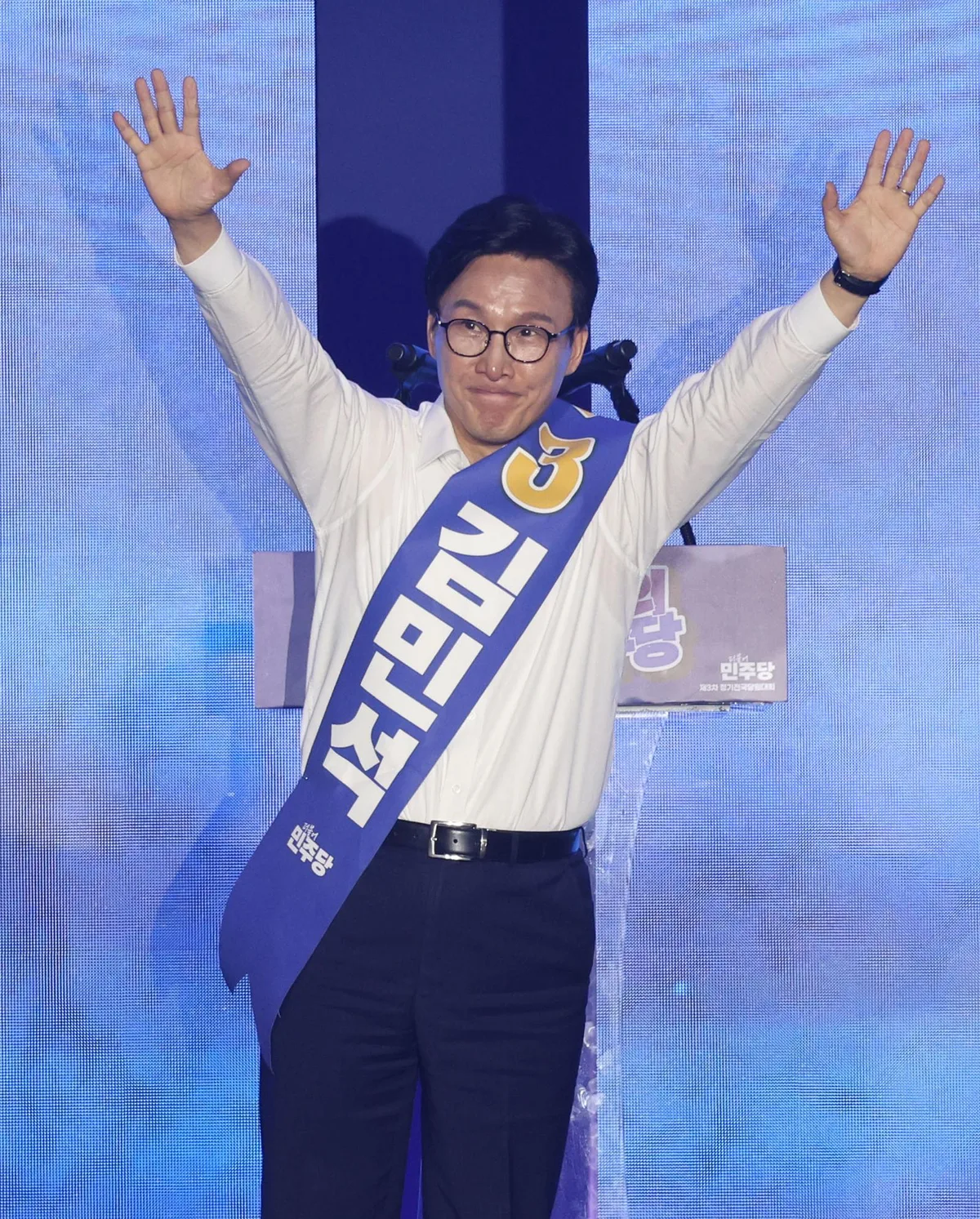 [속보]민주당 새 대표 김민석…최종 득표 54.08% 정청래 꺾었다
