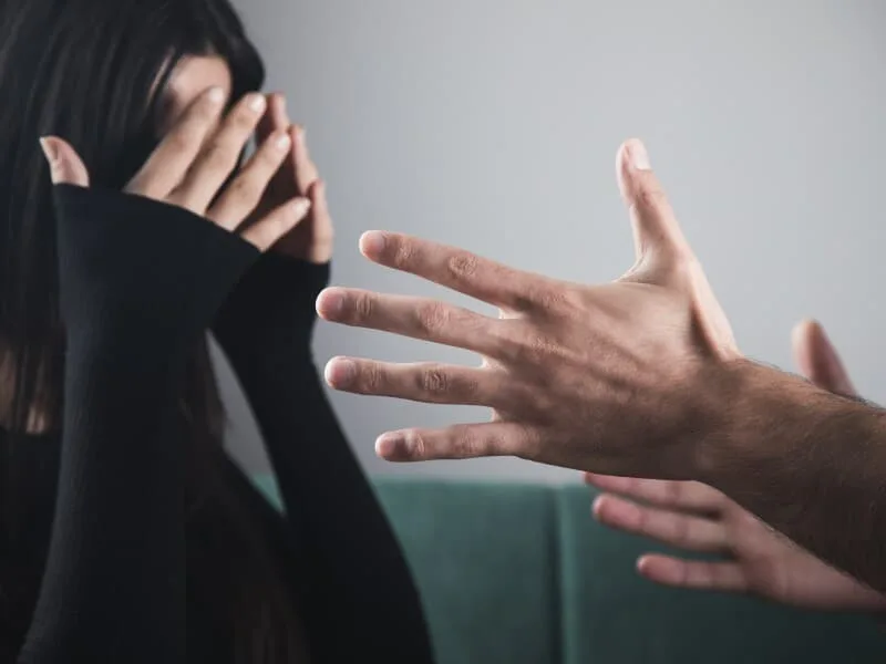 Projeto inclui combate à violência contra mulher no ensino superior