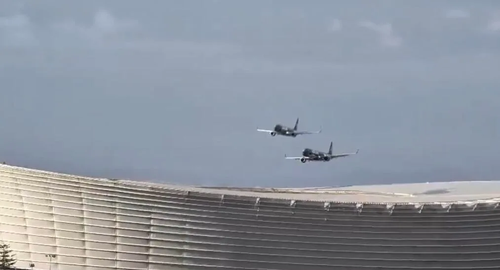 Dos aviones pasaron muy cerca de un estadio en Sudáfrica antes de un partido de rugby