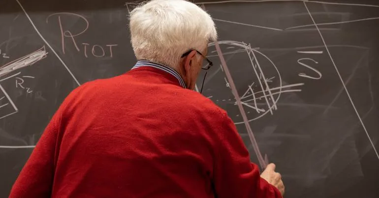 Professores levam erro da CGA à Provedora de Justiça