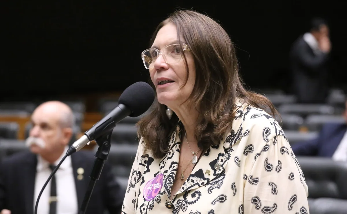 PL articula incluir compensação para empresas na MP da taxa das blusinhas