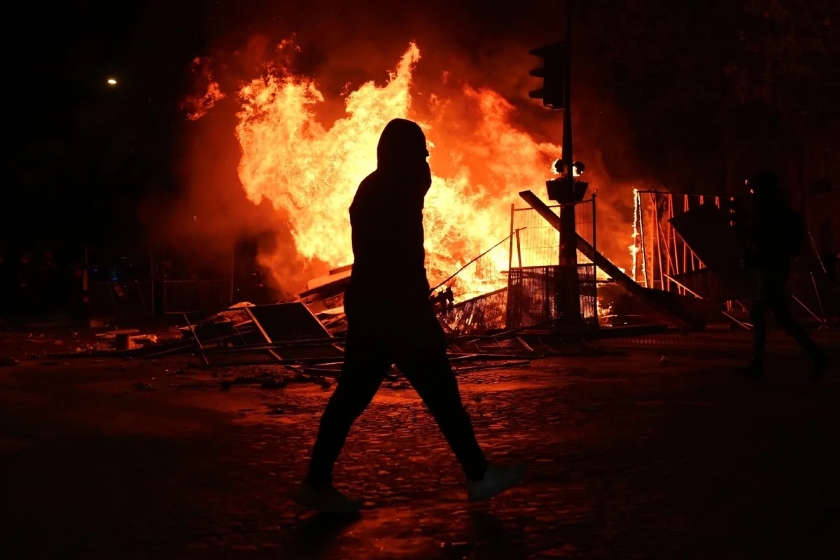 Mobilisation du 17 octobre : la France sous le choc au lendemain d'une journée ayant viré au chaos