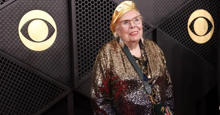 Joni Mitchell obtém nacionalidade norte-americana