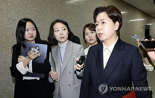 국힘 최고위 'ARS 오류' 충돌…張 "지도부 흔들기 정도껏" 격노(종합2보)