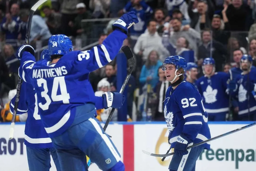 No. 1 overall pick Gavin McKenna scores first NHL goal for Toronto Maple Leafs