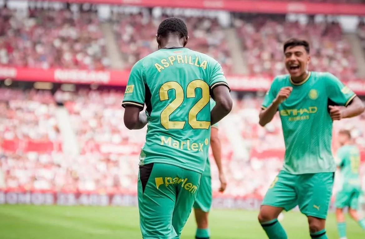 Yaser Asprilla volvió a ser figura del partido con su equipo, Girona, esta vez ante Tenerife: hizo gol pero salió lesionado