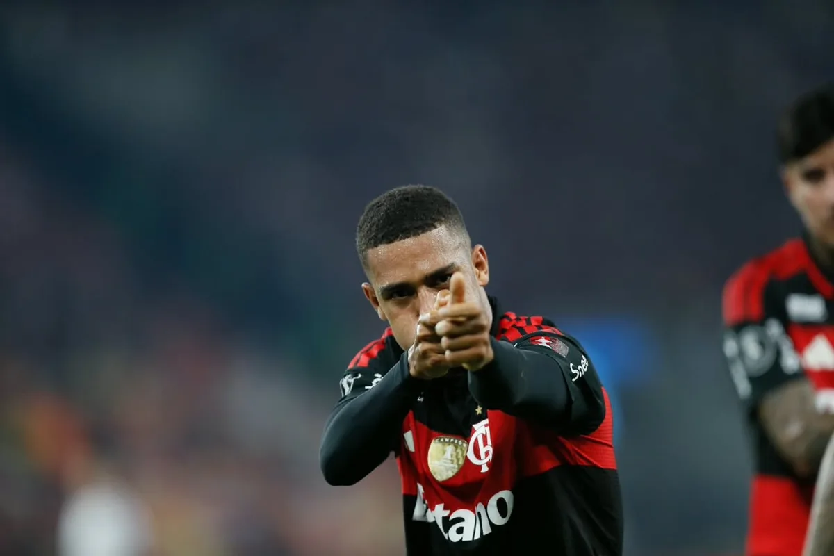 Samuel Lino celebra vitória do Flamengo e ironiza: "Quem ri por último ri melhor"