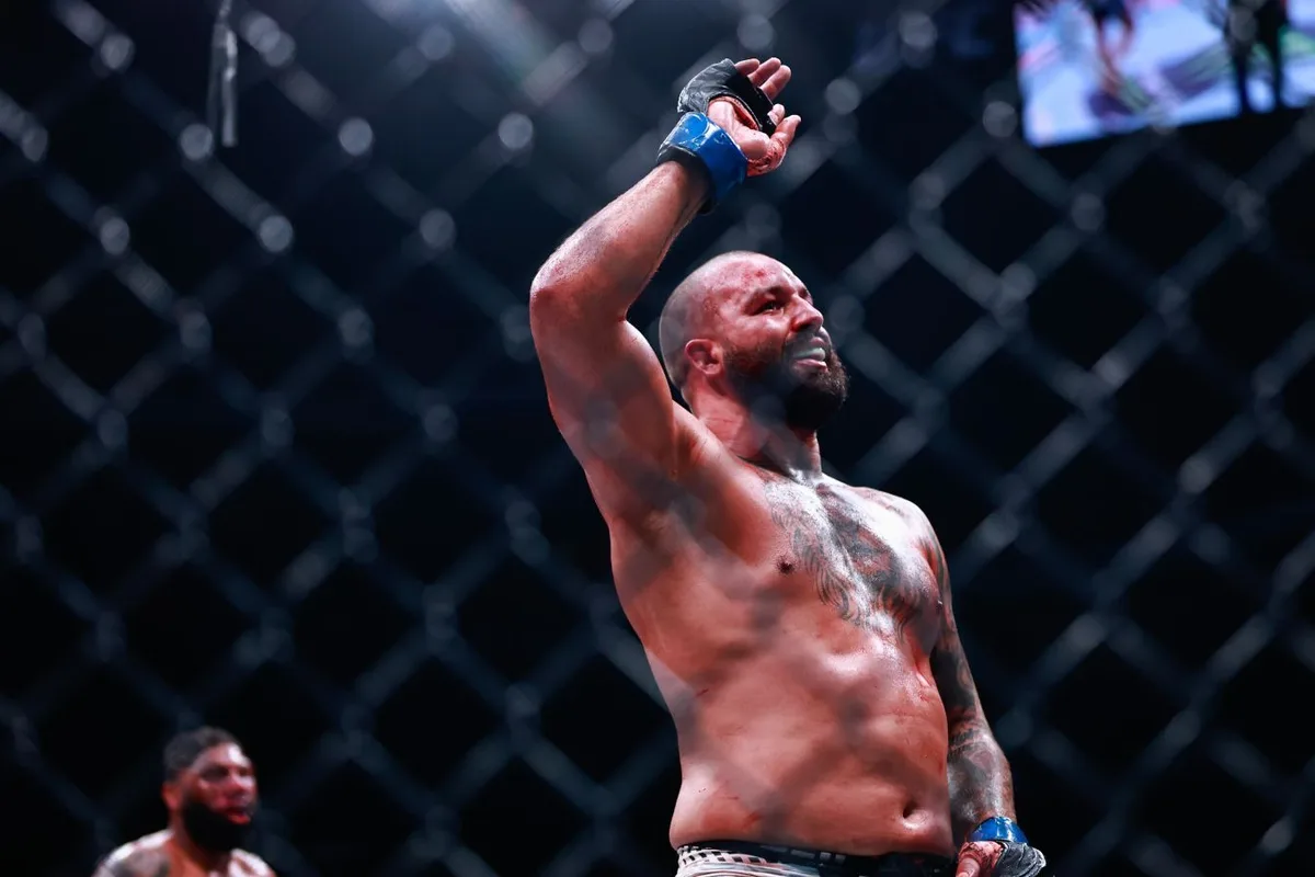«Это просто факт». Экс-чемпион UFC объяснил, что нужно сделать Хокиту для победы над Ганом