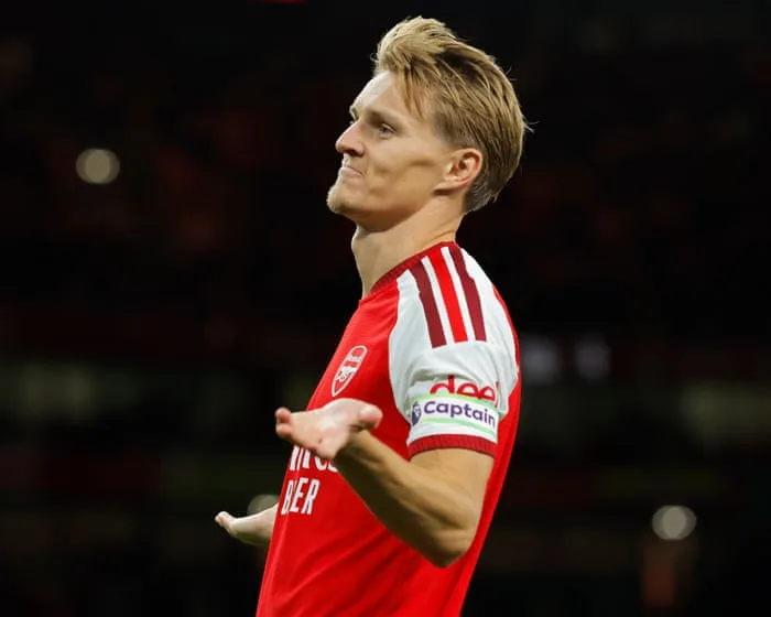 Martin Ødegaard resumes his role as Arsenal’s smoothing agent and pass master | Barney Ronay