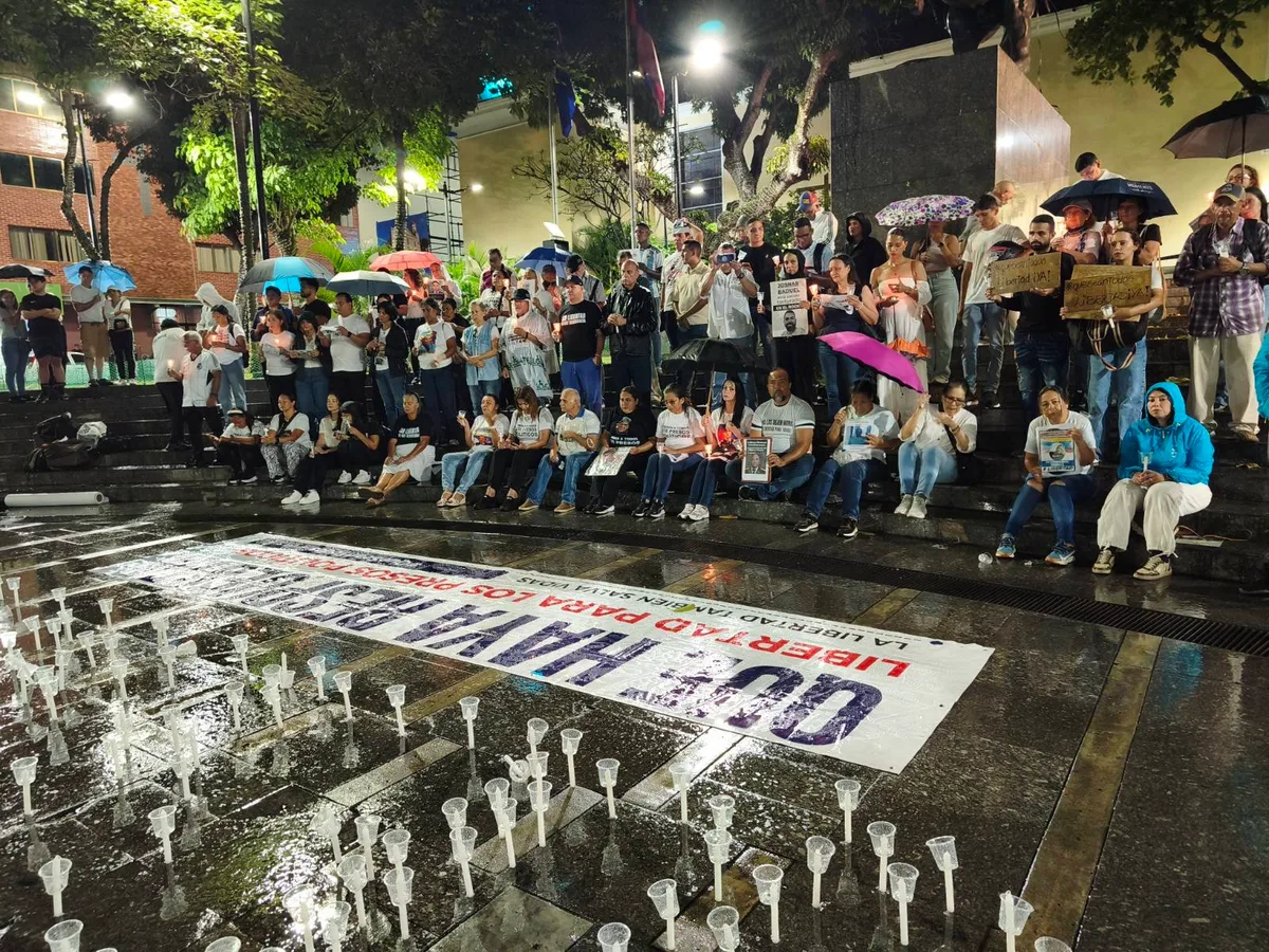 Más de 300 siguen tras las rejas: la cifra que mantiene abierta la protesta por los presos políticos