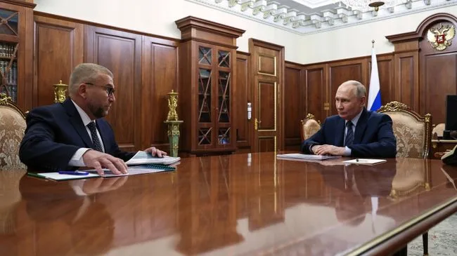 Путин отметил работу системы QR-кодов на таможенных пунктах