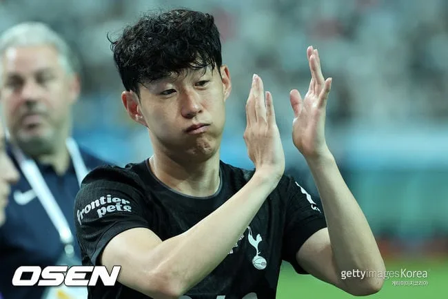 "토트넘 떠날 때 나도 울었다" 6살 꼬마 팬도 손흥민도 눈물...LAFC 이적 1년 후, 애틋한 고백 "아마 내가 가장 열렬한 팬일 것"