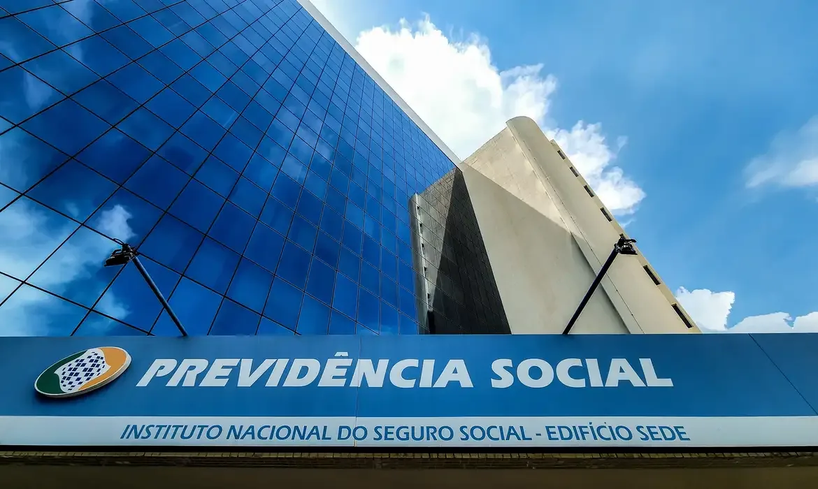 INSS muda regra e libera auxílio sem carência para 17 doenças e gestantes de alto risco