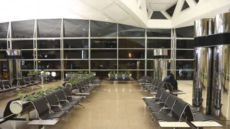 Main Saudi airport remains closed as Houthis launch new missile attacks (VIDEOS)