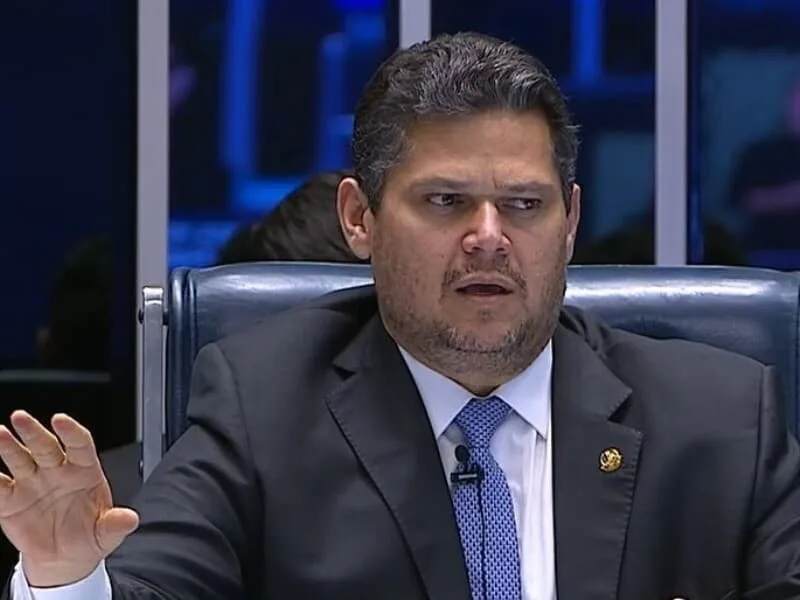 "Pediram R$ 130 milhões pra filme e agora o culpado sou eu", diz Davi