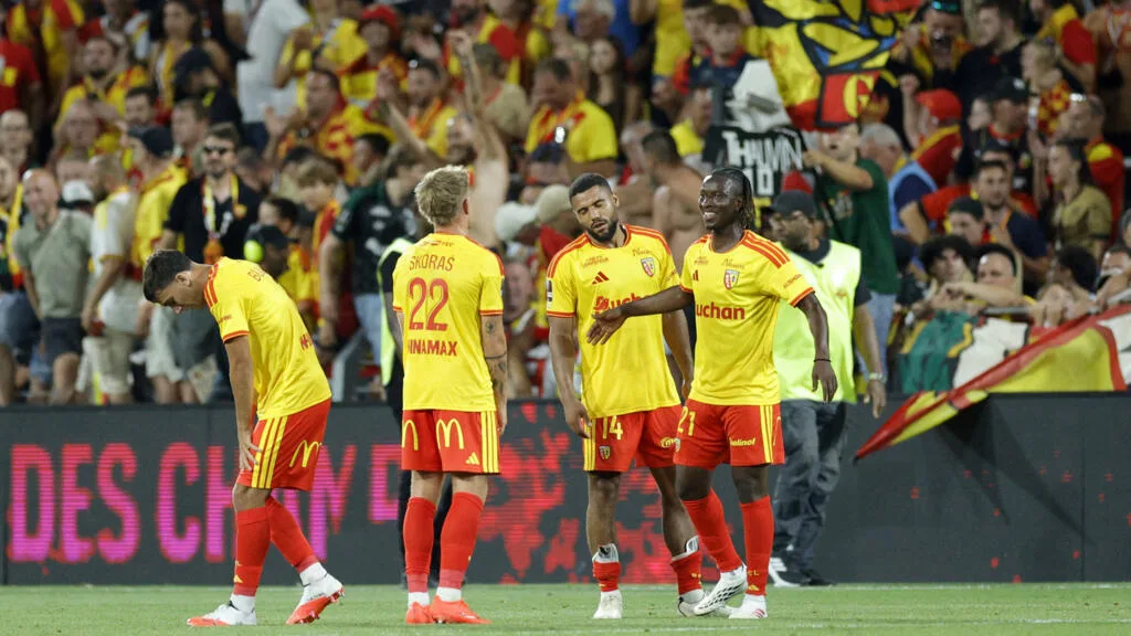 Football: Lens résiste au PSG et remporte le Trophée des champions