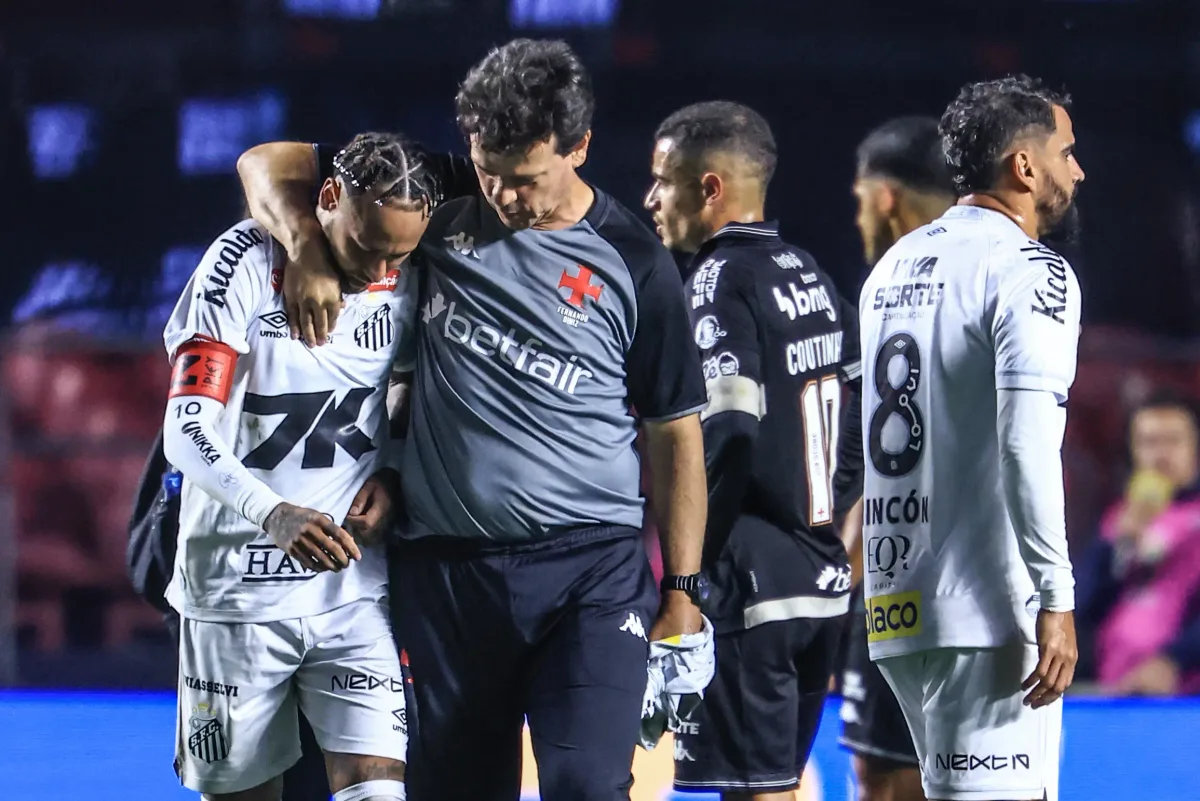 Invicto em clássicos pelo Corinthians, Diniz revê Neymar após goleada e consolo