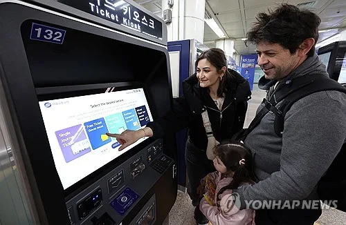 지난달 서울 지하철 해외카드로 결제 18만건…3개월 새 13% 늘어
