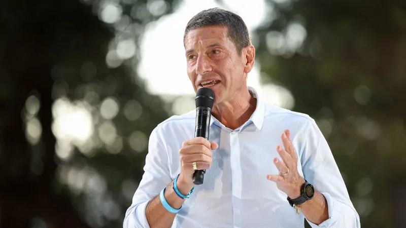 EDITO. Dans un sondage, il dépasse à la fois Bruno Retailleau et Gabriel Attal : se passe-t-il vraiment quelque-chose avec David Lisnard?