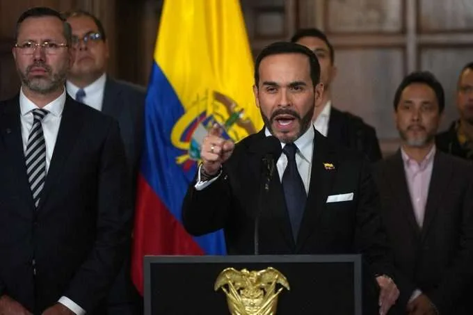 De la Espriella destituye a cinco embajadores colombianos de Petro