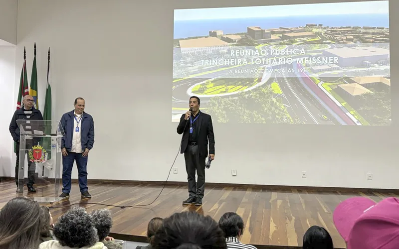 Com trincheira, travessia de trecho crítico em Curitiba vai cair de 8 minutos para 36 segundos
