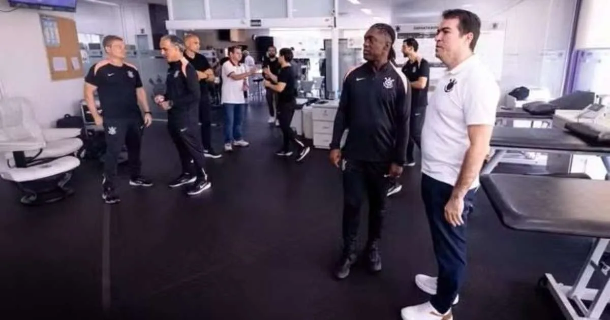 Seedorf não aparece no BID e tem estreia adiada pelo Corinthians