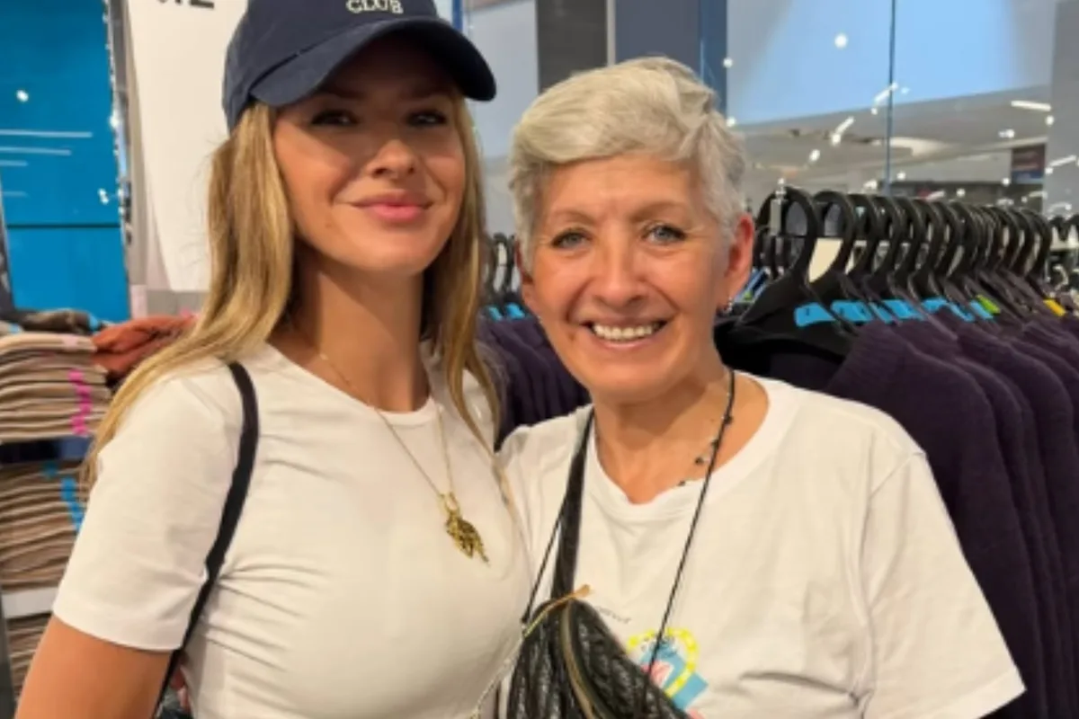 Le pidió una foto a la China Suárez y luego la criticó por comprar en una tienda “low cost”: la actriz le contestó