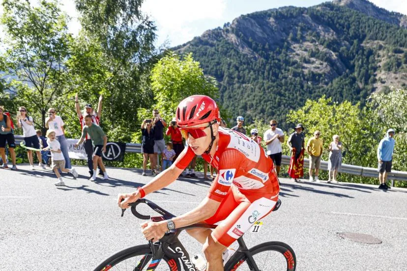 Auteur d'un raid solitaire de 50 kilomètres, Tadej Pogacar remporte la 4e étape et écrase la Vuelta