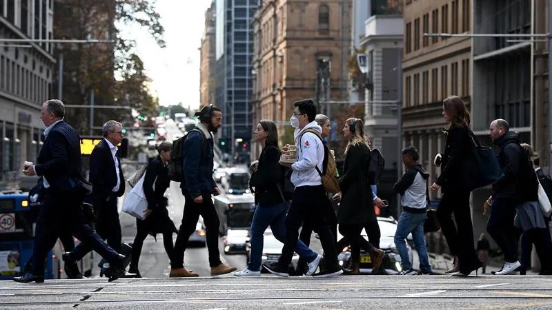 ‘Doomjobbing’: The job hunt trend hurting Aussie careers