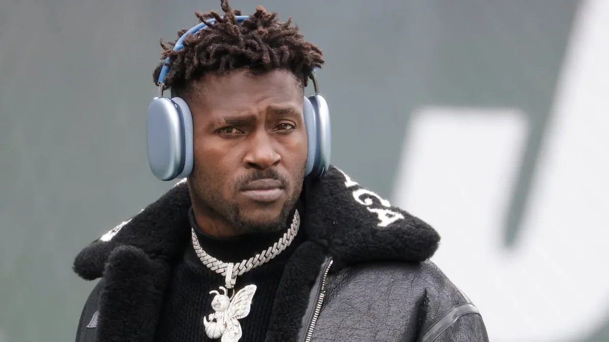 Ex-NFL star Antonio Brown to accept plea deal on attempted murder charge, his lawyer says