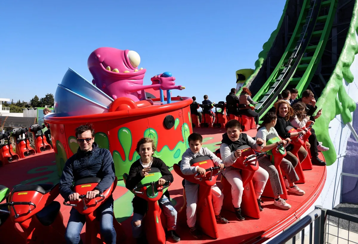 Championne mondiale du tourisme, la France continue de parier sur les parcs d’attractions