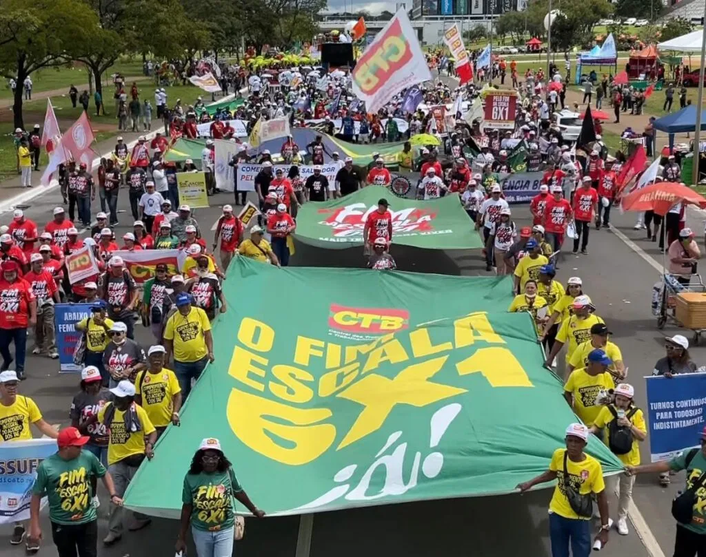 Mobilização nacional pelo fim da escala 6x1 acontece em Salvador