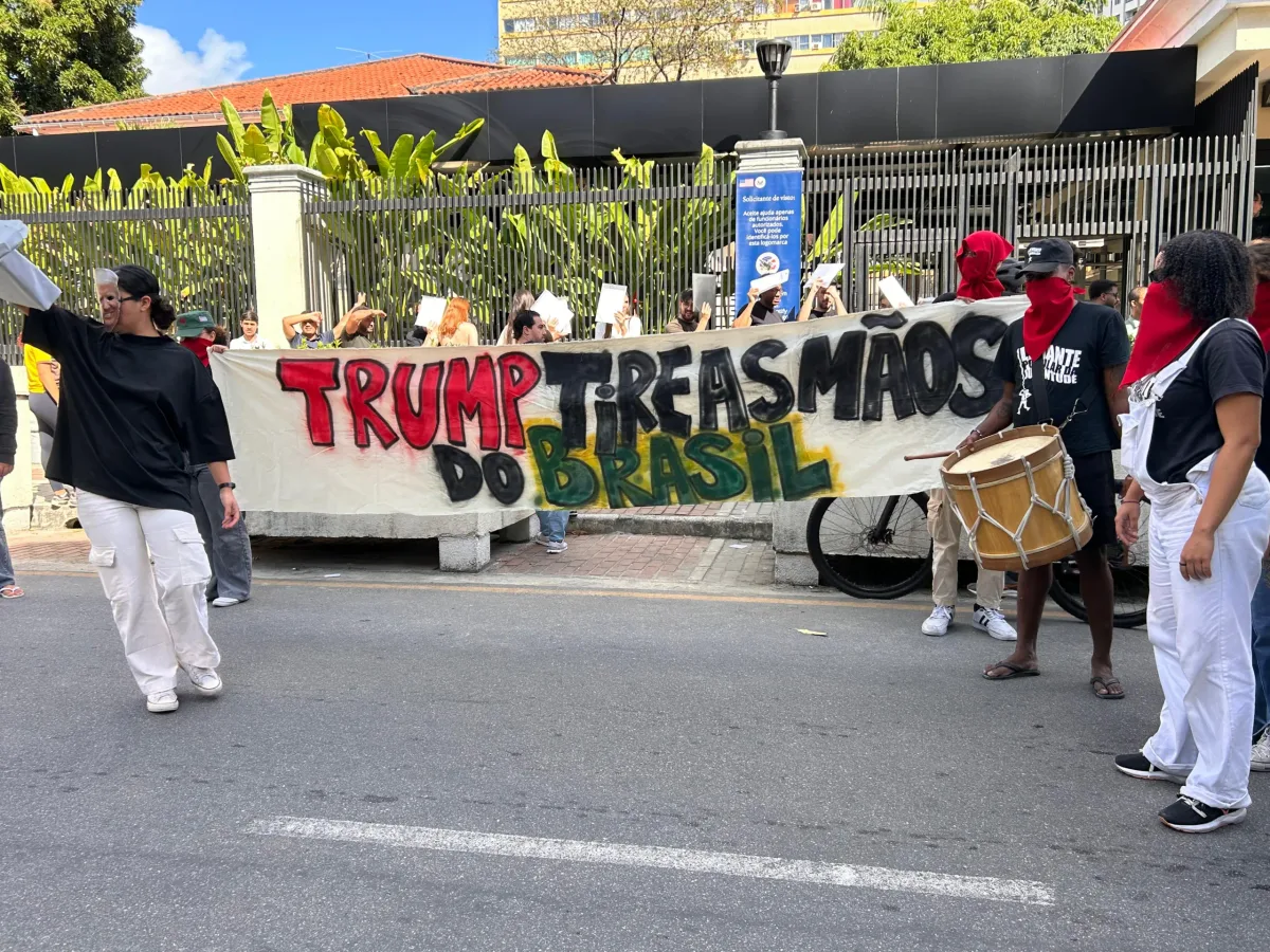 Em frente ao Consulado dos EUA, ato celebra centenário de Fidel Castro e denuncia imperialismo