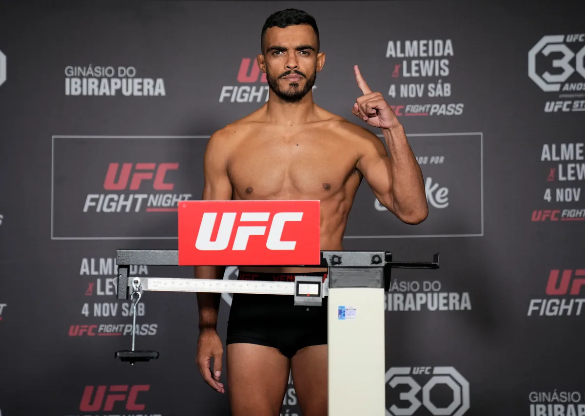 Brasileiro sofre quarta derrota consecutiva e é dispensado do UFC