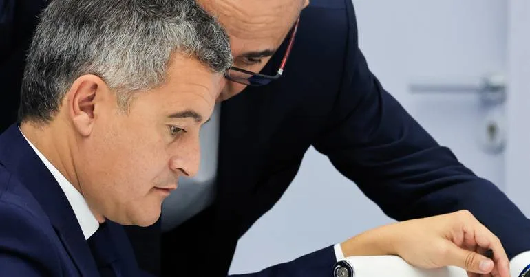 França. Ministro admite perda de controlo policial