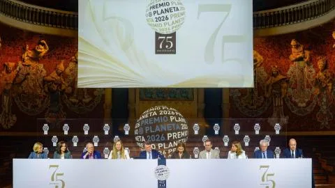 El Premio Planeta celebra 75 años cambiando la vida de los escritores: "Es como pasar de un bote a un transatlántico"