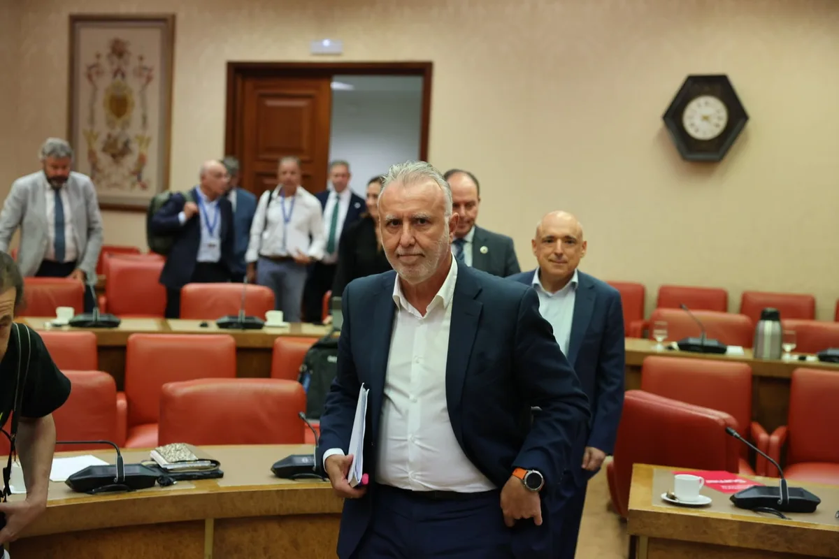 Torres se compromete a tratar de “acortar los plazos” para recuperar la normalidad en Ceuta