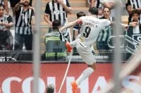 Gabriel Paulista abre o jogo sobre Seedorf no Corinthians: “Nível mundial”