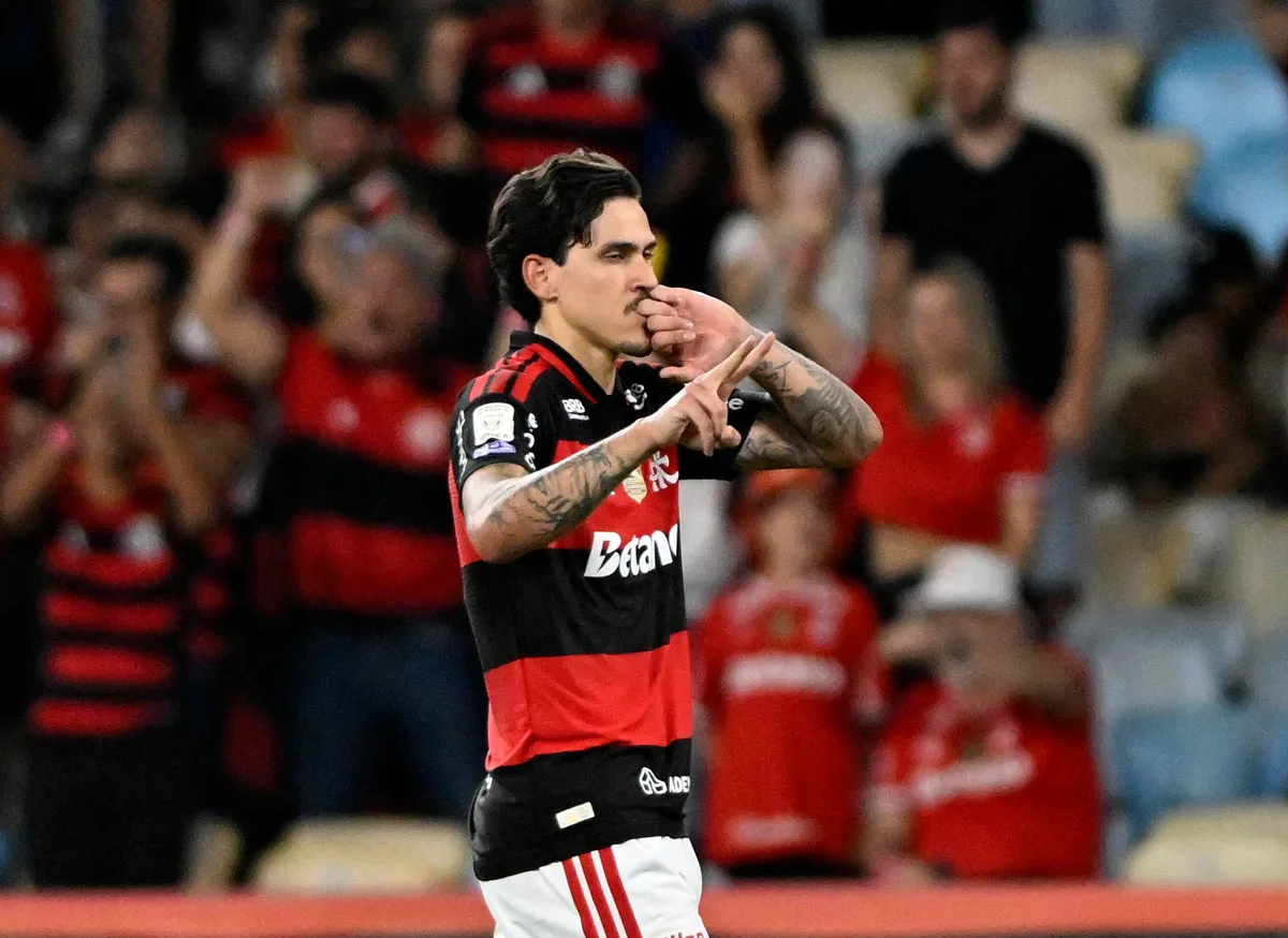 Flamengo é o primeiro time do Brasil com 100 gols na temporada; veja ranking