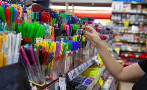Tecnología afecta venta de útiles en papelerías, acusa "Con Comercio Pequeño SC"; ofrecen otros servicios para subsistir