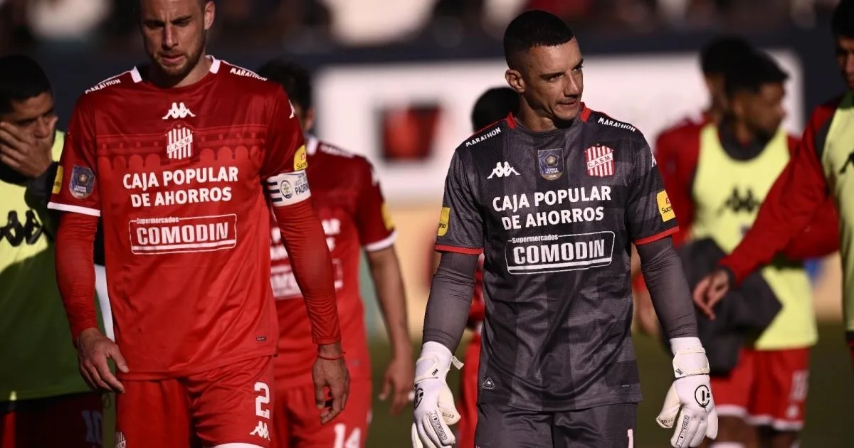 Las declaraciones del capitán de San Martín (T) contra su entrenador que sentenciarían su salida