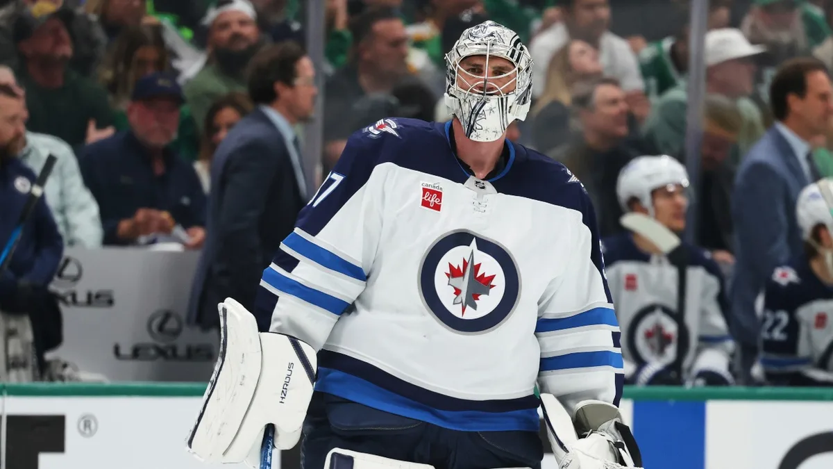 Jets training camp preview: Hellebuyck waiting game continues