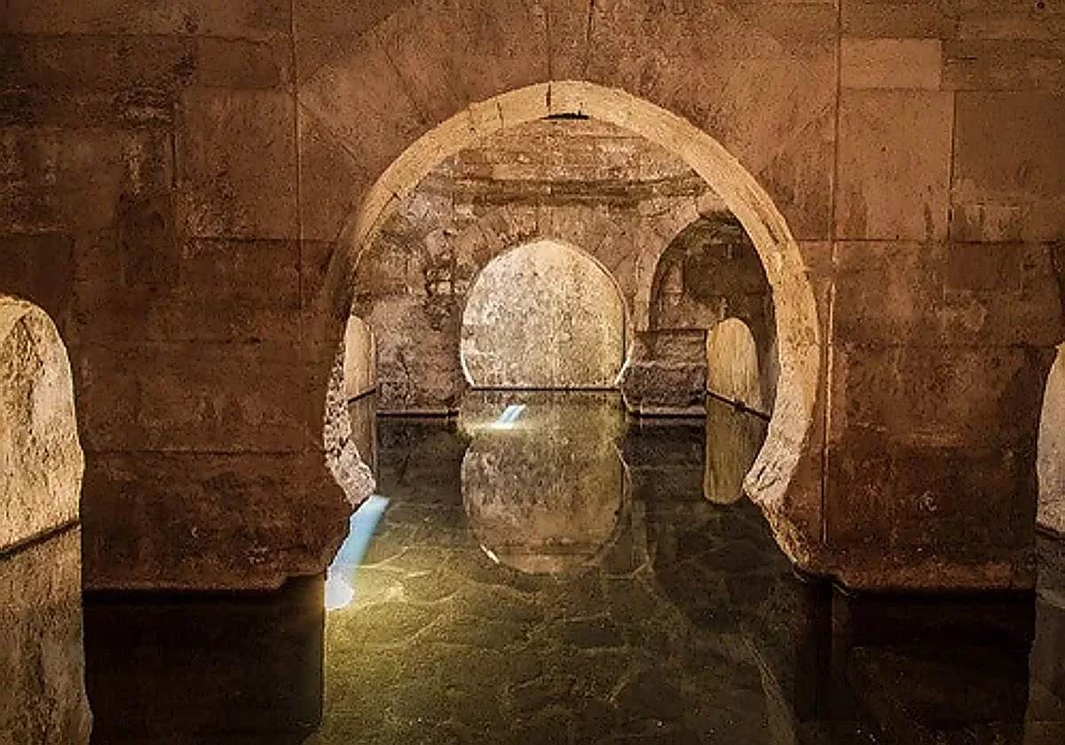La piscina natural de Andalucía donde el agua sale a 47 grados durante todo el año: está escondida junto a un desfiladero